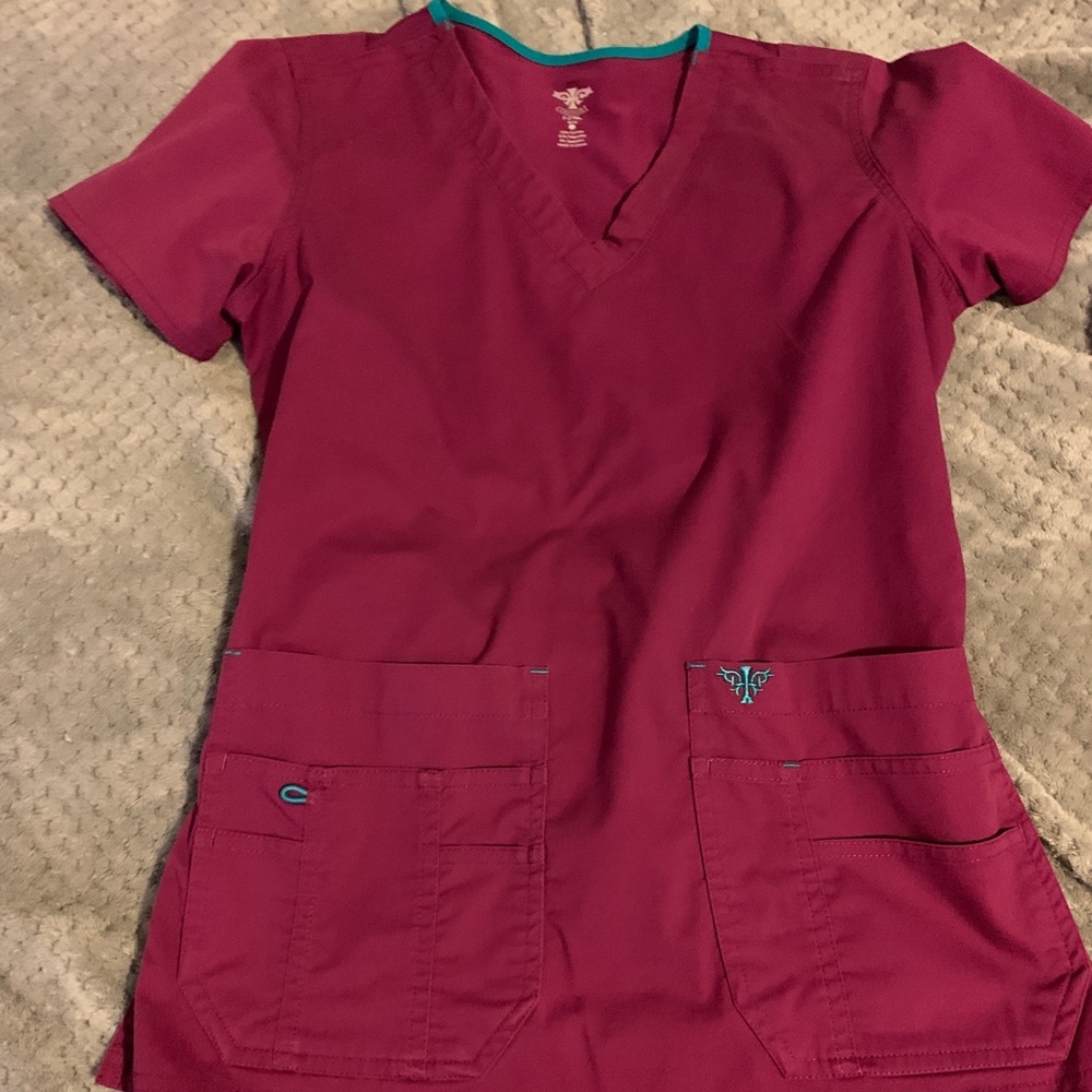 Med couture burgundy scrub set!